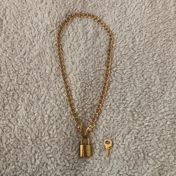 Louis Vuitton Lock and Key - Picture 10 of 15